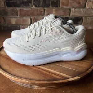 Brooks Women Ghost Max 2 1204201B190 Beige Running Shoes Sneakers Size 6.5